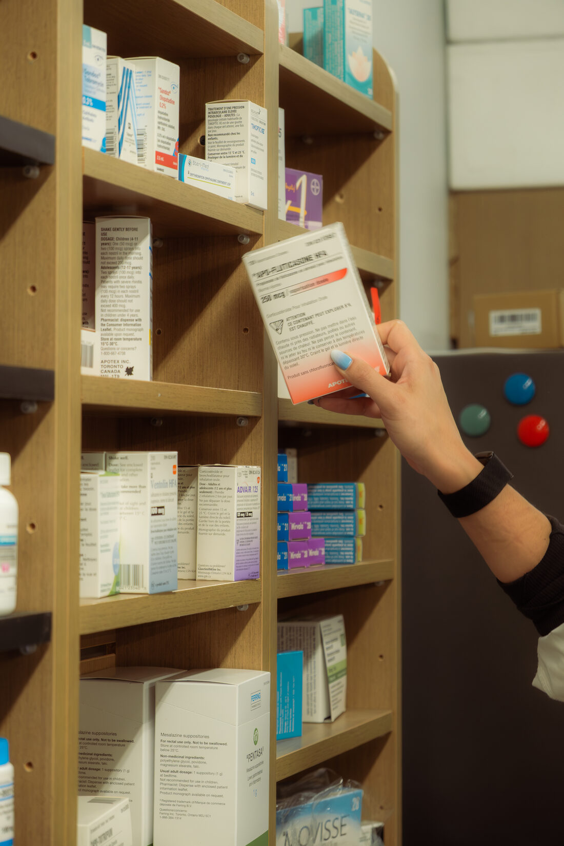 Plitio pharmacist preparing a prescription